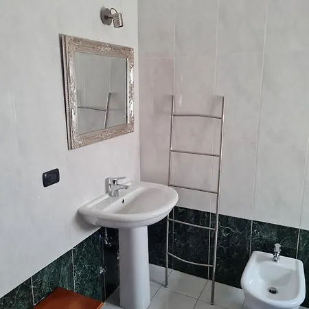 아파트 Airport & Fair