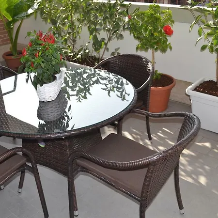 아파트 Airport & Fair