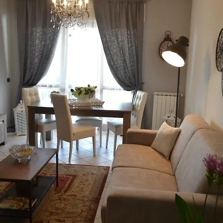 Airport & Fair 아파트 피우미치노