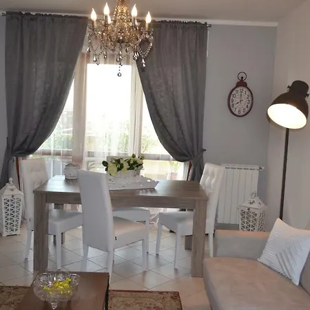 Airport & Fair 아파트 피우미치노