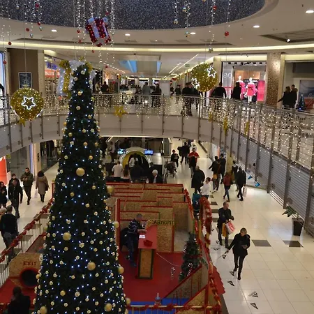 Airport & Fair 아파트 피우미치노