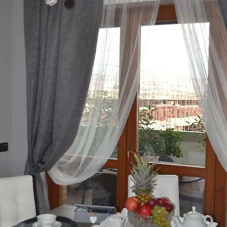 Airport & Fair 아파트 피우미치노